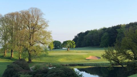 golf-course-18th-green-and-lake